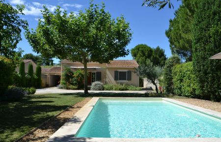 G&icirc;te n&deg;13G160539 Maillane - Bouches-du-Rh&ocirc;ne - photo