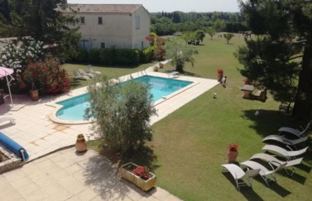 Le jardin et la piscine Gîte n°13G202557 Mouriès - Bouches-du-Rhône - Le jardin et la piscine
