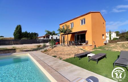 G&icirc;te n&deg;13G202364 Cabri&egrave;s - Bouches-du-Rh&ocirc;ne - photo
