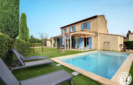 G&icirc;te n&deg;13G202321 Eyragues - Bouches-du-Rh&ocirc;ne - photo