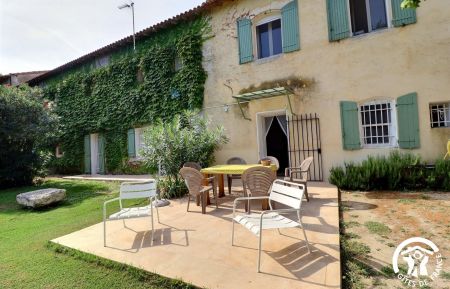 G&icirc;te n&deg;13G260303 Arles - Bouches-du-Rh&ocirc;ne - photo