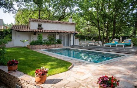 G&icirc;te n&deg;G11497 Pierrevert - Alpes-de-Haute-Provence - photo