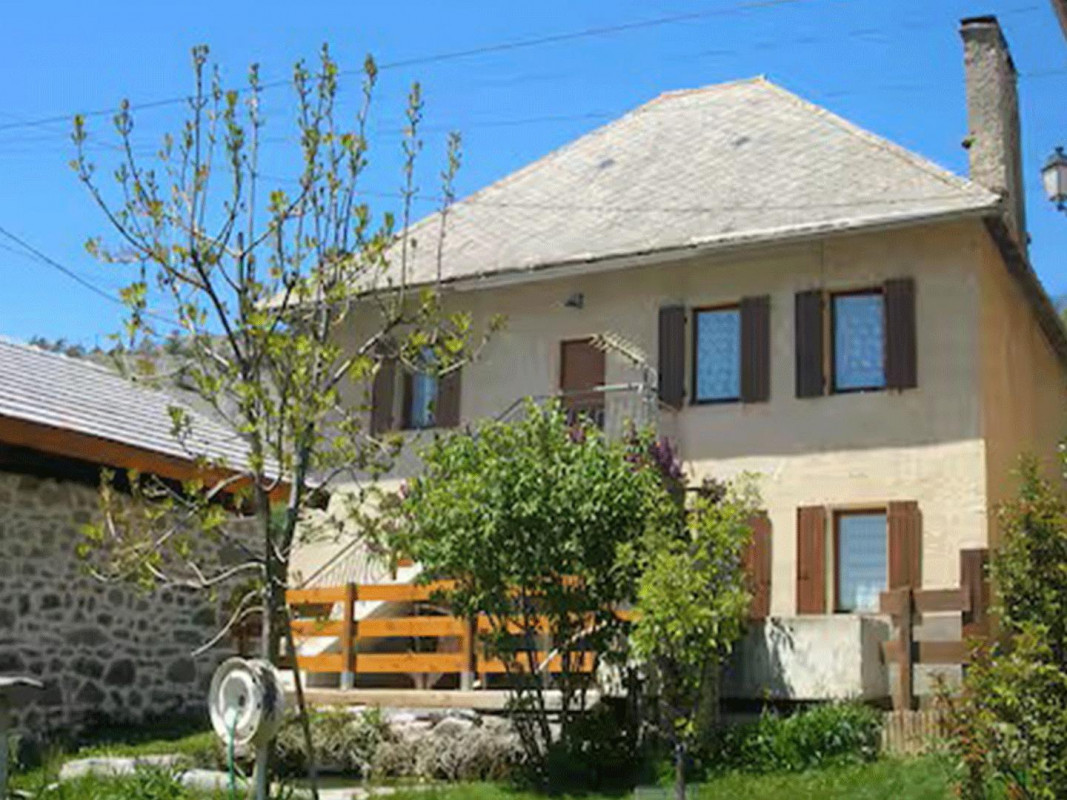 photo 0