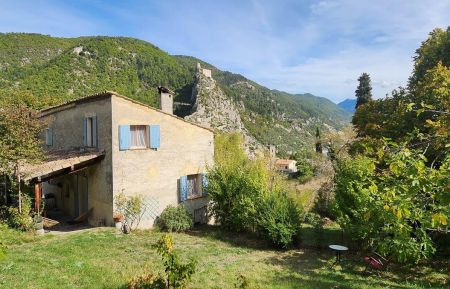 G&icirc;te n&deg;G33130 Entrevaux - Alpes-de-Haute-Provence - photo