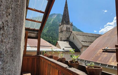 l'église vue du balcon Gîte n°G27342 Saint-Paul-sur-Ubaye - Alpes-de-Haute-Provence - l'église vue du balcon