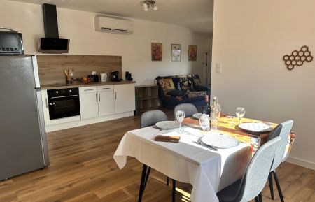 G&icirc;te n&deg;G14513 Saint-Michel-l'Observatoire - Alpes-de-Haute-Provence - coin salle &agrave; manger 