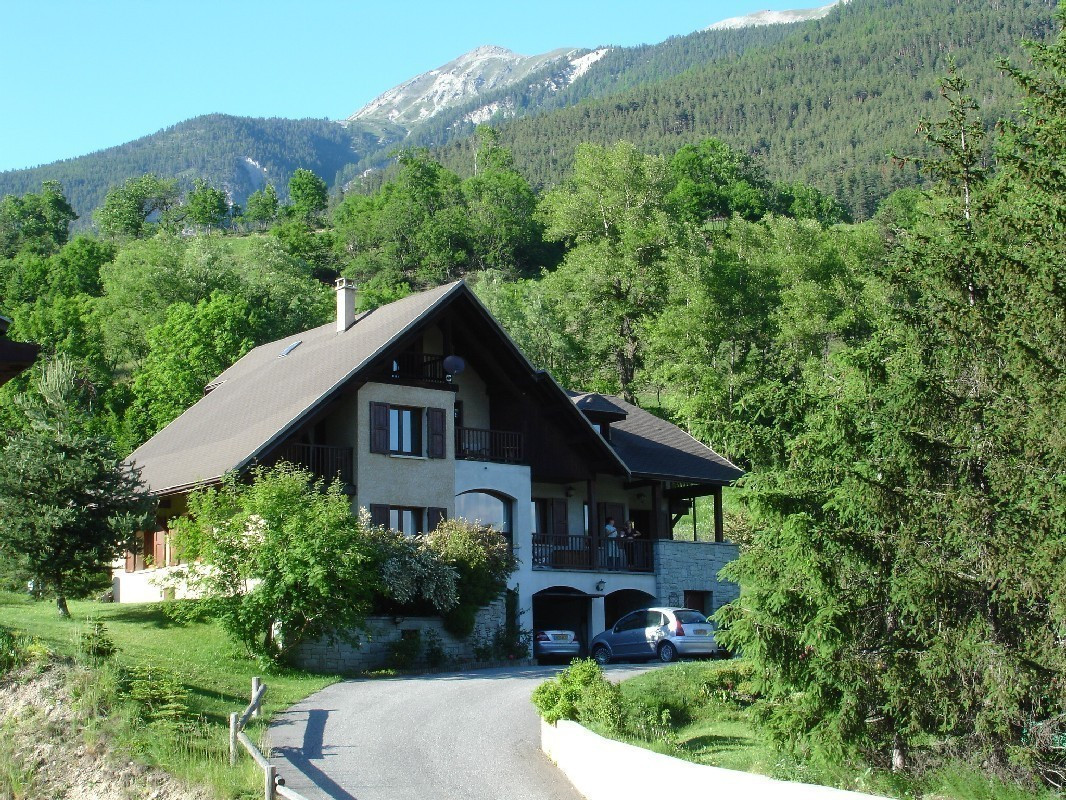 photo 0