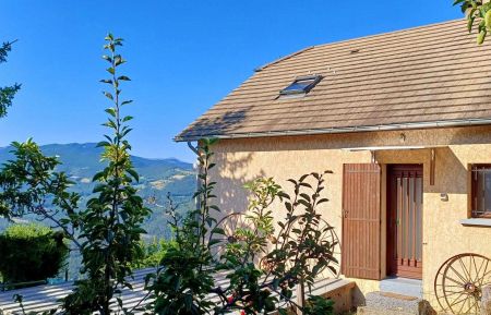 G&icirc;te n&deg;6774 Le Sauze-du-Lac - Hautes-Alpes - Acc&egrave;s ext&eacute;rieur au G&icirc;te 