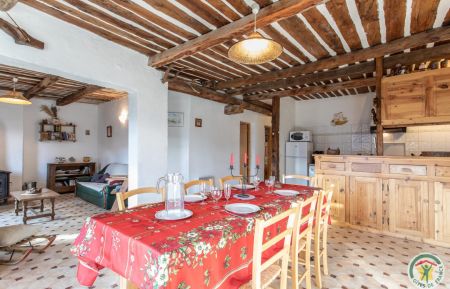 G&icirc;te n&deg;8538 Ch&acirc;teau-Ville-Vieille - Hautes-Alpes - Salon, salle &agrave; manger et cuisine