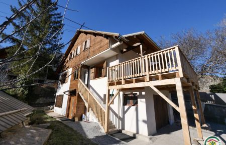 G&icirc;te n&deg;9904 Saint-Martin-de-Queyri&egrave;res - Hautes-Alpes - photo
