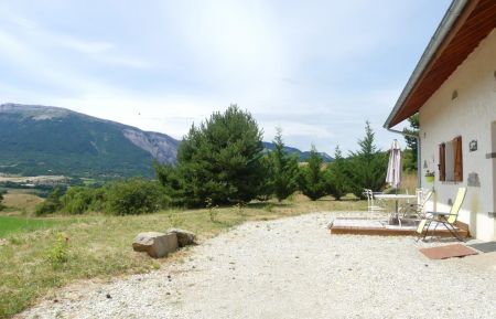 G&icirc;te n&deg;2101 La Freissinouse - Hautes-Alpes - G&icirc;te Le Forest vue sur CEUZ