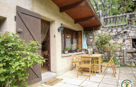 G&icirc;te n&deg;8673 Molines-en-Queyras - Hautes-Alpes - Le g&icirc;te est en rez-de-chauss&eacute;e et dispose de sa petite terrasse privative