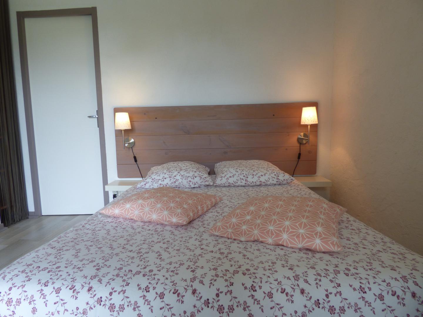 chambre Morgon avec vue sur le lac depuis votre lit ... photo 17