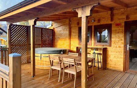 G&icirc;te n&deg;5358 Saint-L&eacute;ger-les-M&eacute;l&egrave;zes - Hautes-Alpes - Terrasse avec spa privatif 