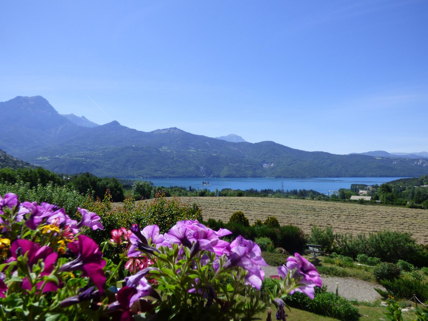 vue depuis le balcon de la chambre chamois. photo 16