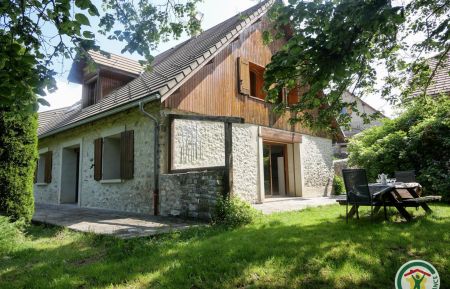 Le gîte Les Fontaines du Percy côté jardin Gîte n°5483 Chabottes - Hautes-Alpes - Le gîte Les Fontaines du Percy côté jardin