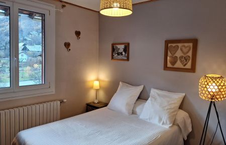 Chambre n°20
Chambre double
1lit double
avec douche et toilette privatifs Gîte n°9701 Vallouise-Pelvoux - Hautes-Alpes - Chambre n°20
Chambre double
1lit double
avec douche et toilette privatifs