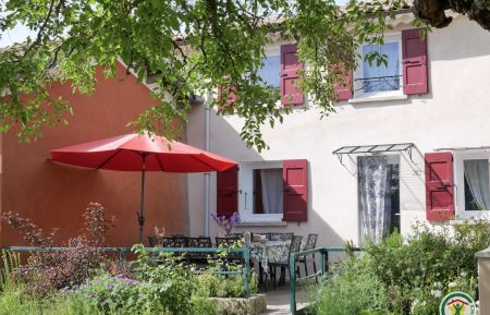 G&icirc;te n&deg;1406 Garde-Colombe - Hautes-Alpes - Le G&icirc;te Del Pa&iuml;s, situ&eacute; dans la "petite Cit&eacute; de caract&egrave;re" de Lagrand