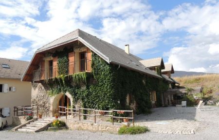 G&icirc;te n&deg;2220 Manteyer - Hautes-Alpes - photo