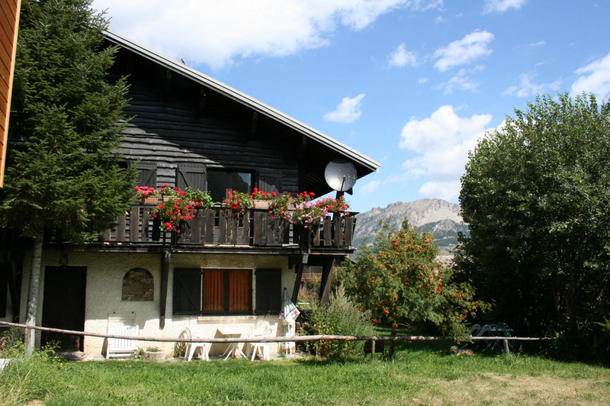 photo 0