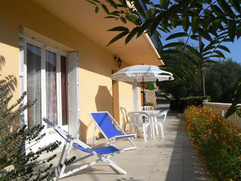 photo 0