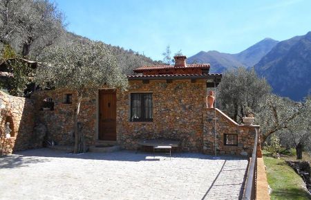 G&icirc;te n&deg;5098 Breil-sur-Roya - Alpes-Maritimes - Entr&eacute;e ouest du G&icirc;te