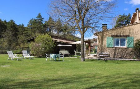 G&icirc;te n&deg;1130 Saint-Auban - Alpes-Maritimes - Espace privatif/d&eacute;tente cl&ocirc;tur&eacute; (accessible &agrave; votre chien).Id&eacute;al passionn&eacute;s d'astronomie, z&eacute;ro pollution lumineuse.