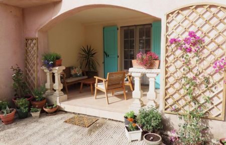 Terrasse Gîte La Rose et Le Loup Gîtes de France Alpes-Maritimes Speracedes Gîte n°7387 Spéracèdes - Alpes-Maritimes - Terrasse Gîte La Rose et Le Loup Gîtes de France Alpes-Maritimes Speracedes