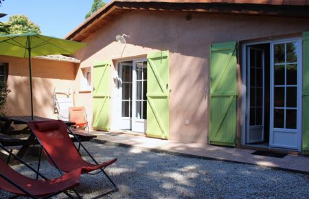 G&icirc;te n&deg;6180 Contes - Alpes-Maritimes - Terrasse/Cour G&icirc;te 6180 Camping/Ferme Riola Contes G&icirc;tes de France Alpes-Maritimes