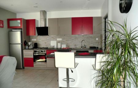 G&icirc;te n&deg;6346 Colomars - Alpes-Maritimes - Espace de vie cuisine salon G&icirc;te Magnolia &agrave; Colomars G&icirc;tes de France Alpes-Maritimes