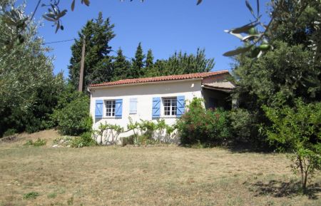 G&icirc;te n&deg;G2657 La Garde-Freinet - Var - Les Volets Bleus