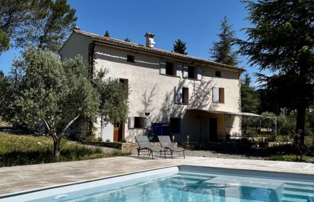 G&icirc;te n&deg;G3111 Cotignac - Var - photo