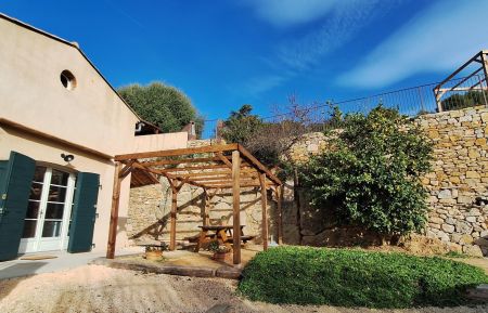 G&icirc;te n&deg;G3135 La Cadi&egrave;re-d'Azur - Var - Bienvenue &agrave; Cinsault!