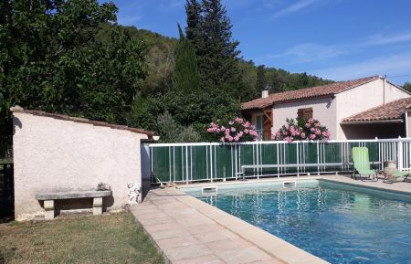 G&icirc;te n&deg;G2980 Carnoules - Var - Piscine