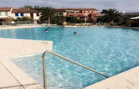 G&icirc;te n&deg;G3134 Roquebrune-sur-Argens - Var - Piscine 