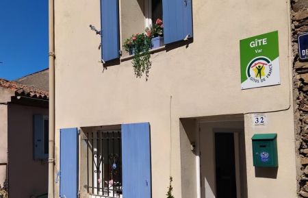 G&icirc;te n&deg;G3280 La Garde-Freinet - Var - photo
