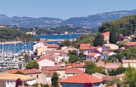 G&icirc;te n&deg;G3113 Saint-Mandrier-sur-Mer - Var - photo