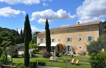 Chambre d'h&ocirc;tes n&deg;84G1184 Le Barroux - Vaucluse - Chambres d'h&ocirc;tes depuis 1995,dans notre mas de famille.