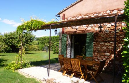 G&icirc;te n&deg;84G2377 Roussillon - Vaucluse - La terrasse du g&icirc;te les cerisiers