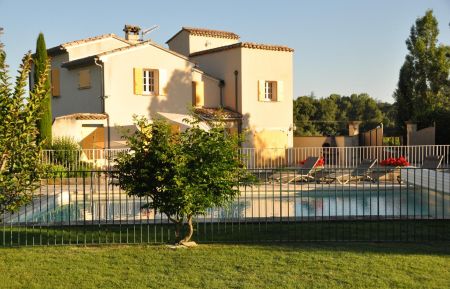 G&icirc;te n&deg;84G237 Malauc&egrave;ne - Vaucluse - photo