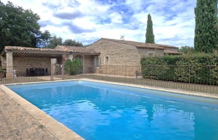 G&icirc;te n&deg;84G2573 Gordes - Vaucluse - photo