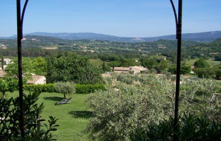 G&icirc;te n&deg;84G2989 Gordes - Vaucluse - photo
