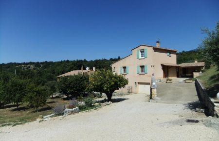 G&icirc;te n&deg;84G4032 Flassan - Vaucluse - photo