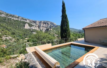 G&icirc;te n&deg;84G4321 Fontaine-de-Vaucluse - Vaucluse - photo