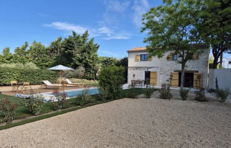 G&icirc;te n&deg;84G4335 Pernes-les-Fontaines - Vaucluse - photo