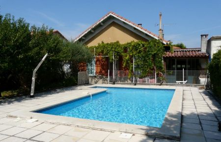 G&icirc;te n&deg;84G2305 Monteux - Vaucluse - photo