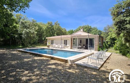 G&icirc;te n&deg;84G3711 La Roque-sur-Pernes - Vaucluse - photo