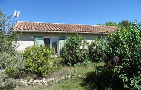 G&icirc;te n&deg;84G2353 Puyvert - Vaucluse - photo