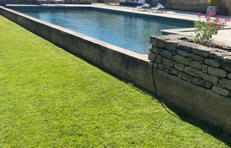 G&icirc;te n&deg;84G3611 Lauris - Vaucluse - photo