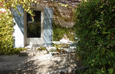 G&icirc;te n&deg;84G3610 Cabri&egrave;res-d'Avignon - Vaucluse - photo